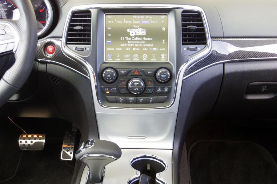  Jeep Grand Cherokee SRT8 2014 года  (фото 17 из 73)